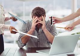 O Preço da Exaustão no Trabalho: Como Seu Corpo Sinaliza Antes que a Mente Silencie